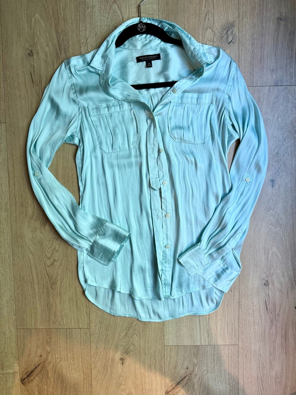 Banana Republic Dillon Classic Fit Button Down Shirt XS Aqua Blue Roll Tab
